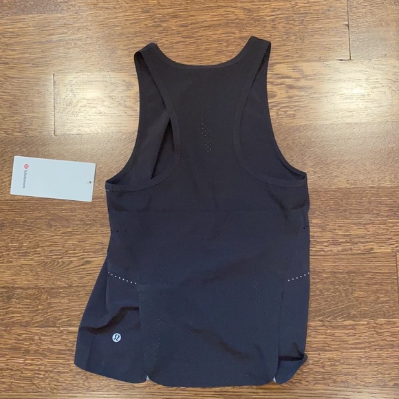 Never Worn Lululemon Find Your Pace Tank - Size 0 - Picture 4 of 4